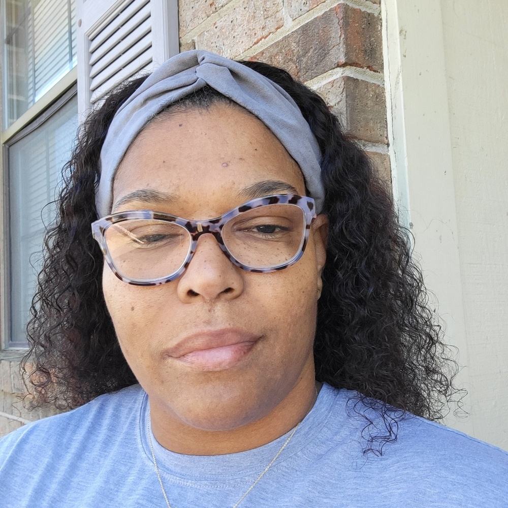 Meet your Posher, Cynithia